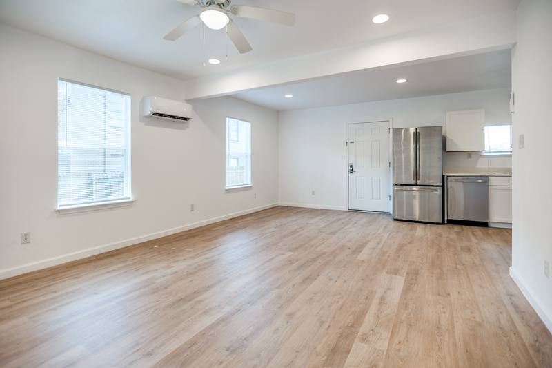 Apartment for rent at 905 W Abram St #4, Arlington, TX 76013