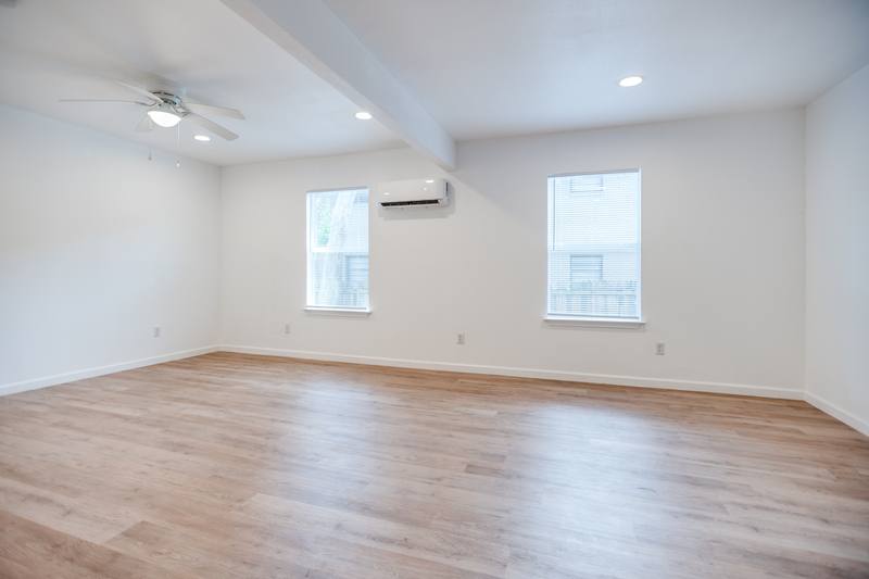 Apartment for rent at 905 W Abram St #4, Arlington, TX 76013