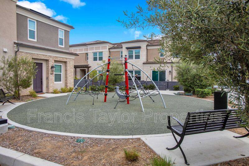 Townhouse for rent at 1212 Sunrise View #103, San Marcos, CA 92078