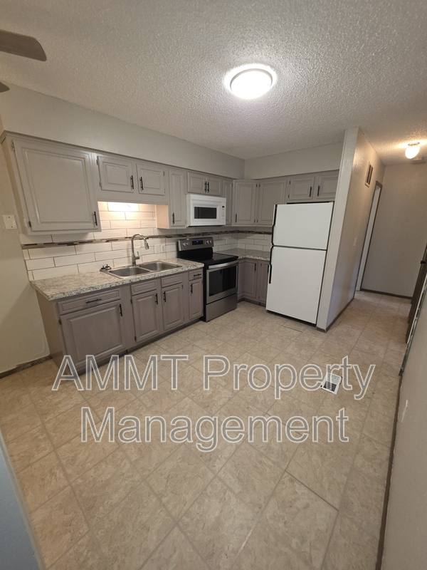 Apartment for rent at 2519 N 3rd St #2, Clinton, IA 52732