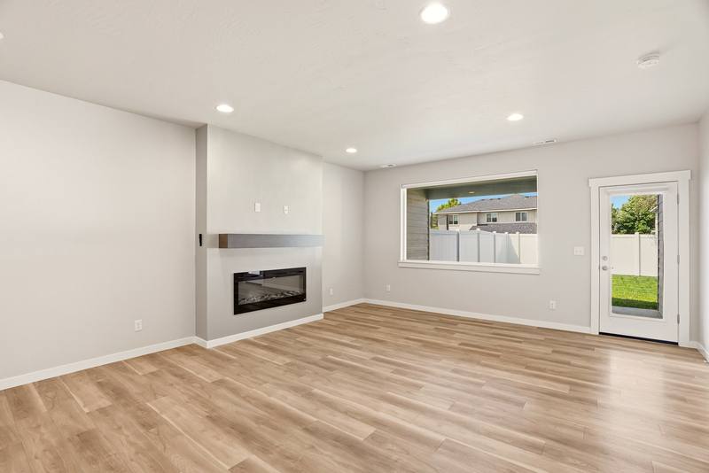 Apartment for rent at 1231 N Tschirley St #1, Greenacres, WA 99016