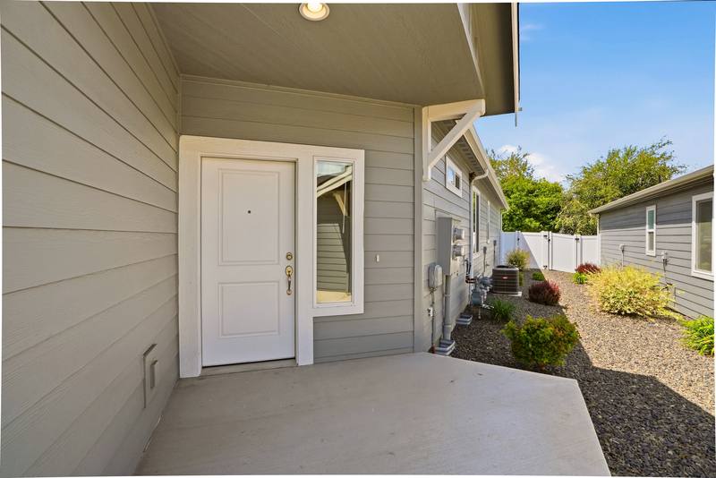 Apartment for rent at 1231 N Tschirley St #1, Greenacres, WA 99016