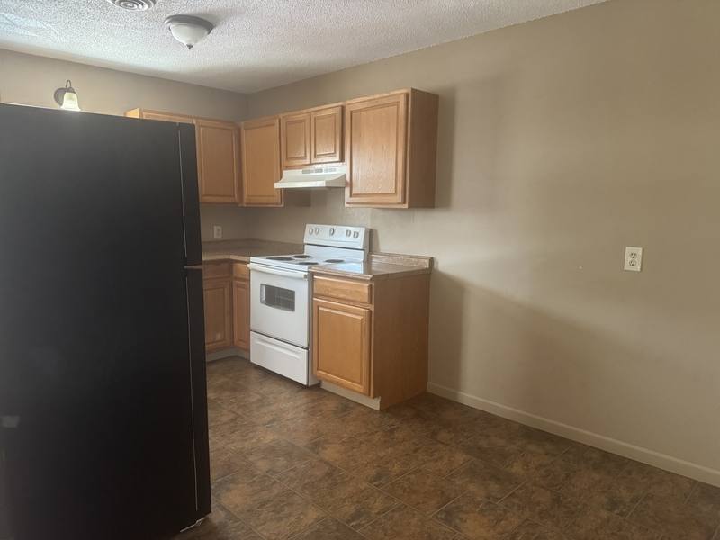 Apartment for rent at 908 E 17th Ave #G5, Hutchinson, KS 67501