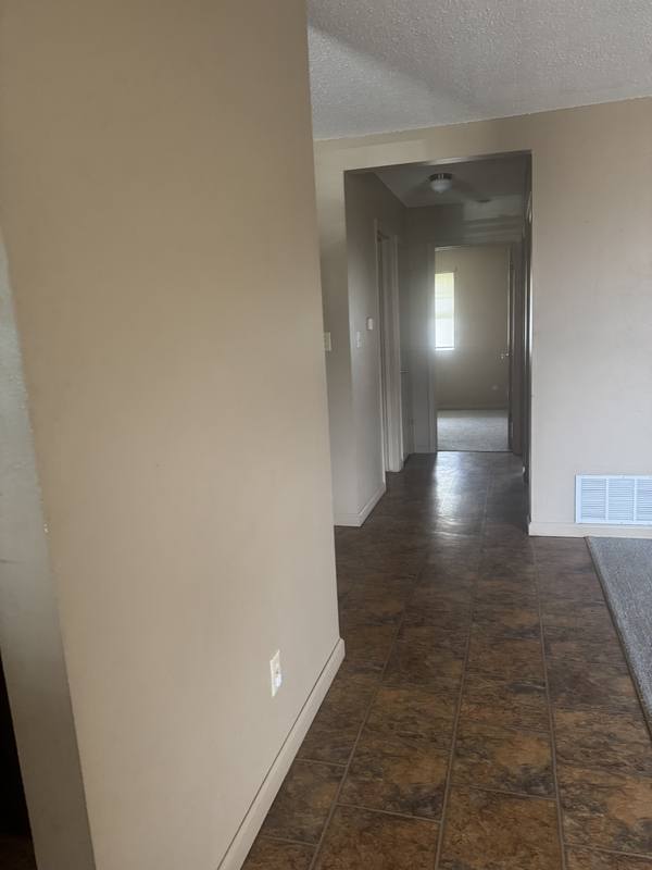 Apartment for rent at 908 E 17th Ave #G5, Hutchinson, KS 67501