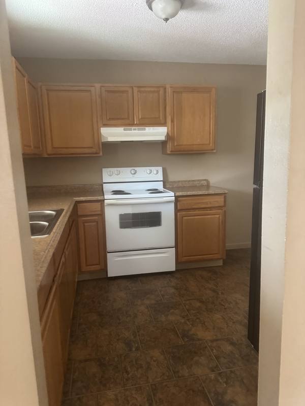 Apartment for rent at 908 E 17th Ave #G5, Hutchinson, KS 67501