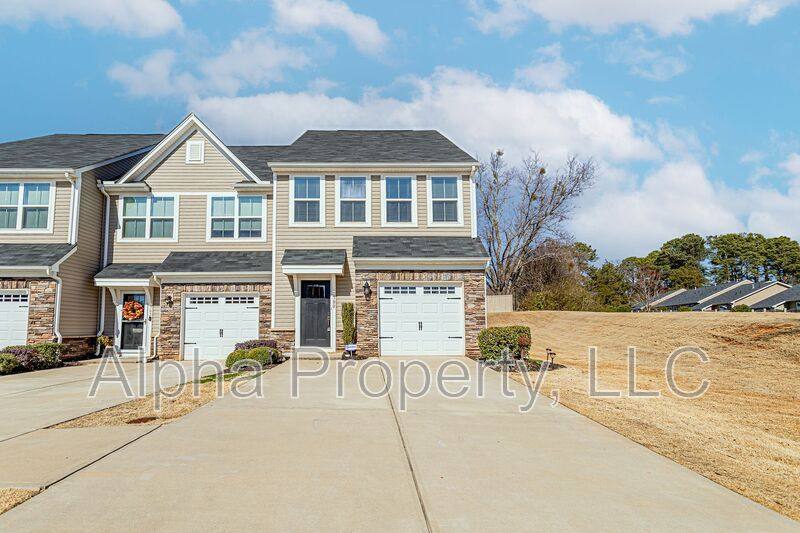 Townhouse for rent at 300 Huntingdale Place, Simpsonville, SC 29681