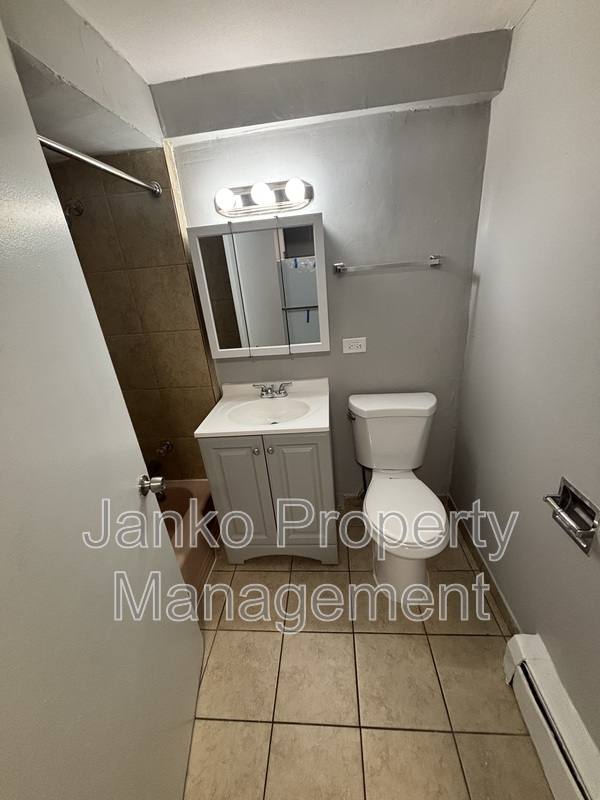 Apartment for rent at 2108 S 17th Ave #GE, Broadview, IL 60155