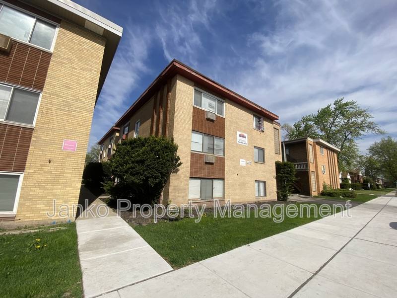 Apartment for rent at 2108 S 17th Ave #GE, Broadview, IL 60155