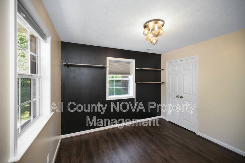 Townhouse for rent at 610 Kensington Dr, Fredericksburg, VA 22405