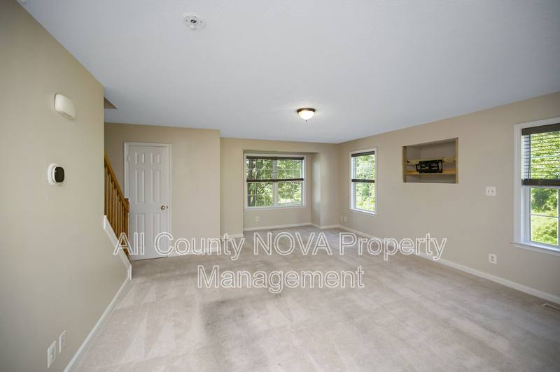 Townhouse for rent at 610 Kensington Dr, Fredericksburg, VA 22405