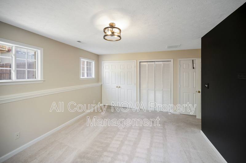 Townhouse for rent at 610 Kensington Dr, Fredericksburg, VA 22405