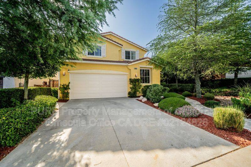 House for rent at 38669 Clearbrock Dr, Murrieta, CA 92563
