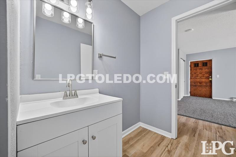 Apartment for rent at 3348 Arlington Ave #8, Toledo, OH 43614