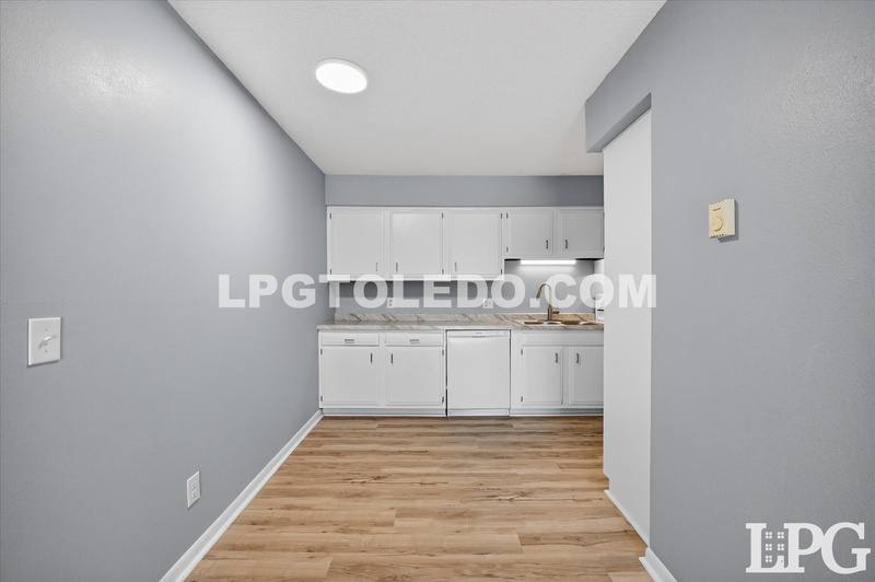 Apartment for rent at 3348 Arlington Ave #8, Toledo, OH 43614