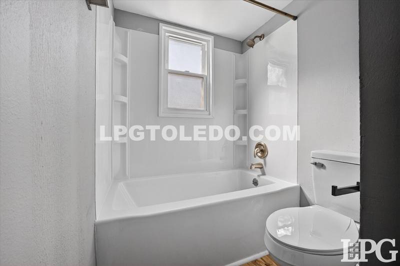 Apartment for rent at 3348 Arlington Ave #8, Toledo, OH 43614