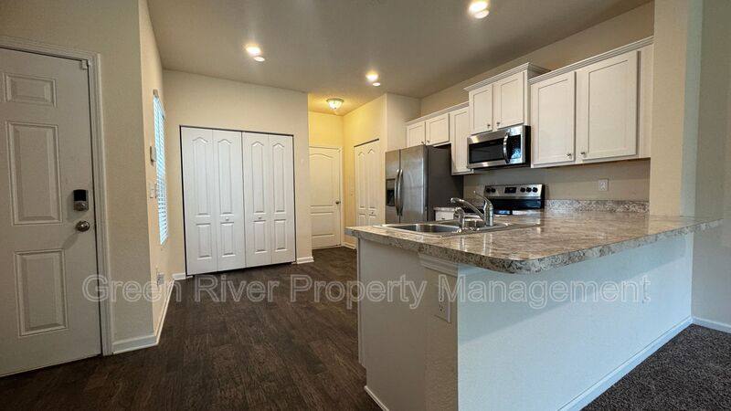 Townhouse for rent at 8068 Echo Springs Rd, Jacksonville, FL 32256