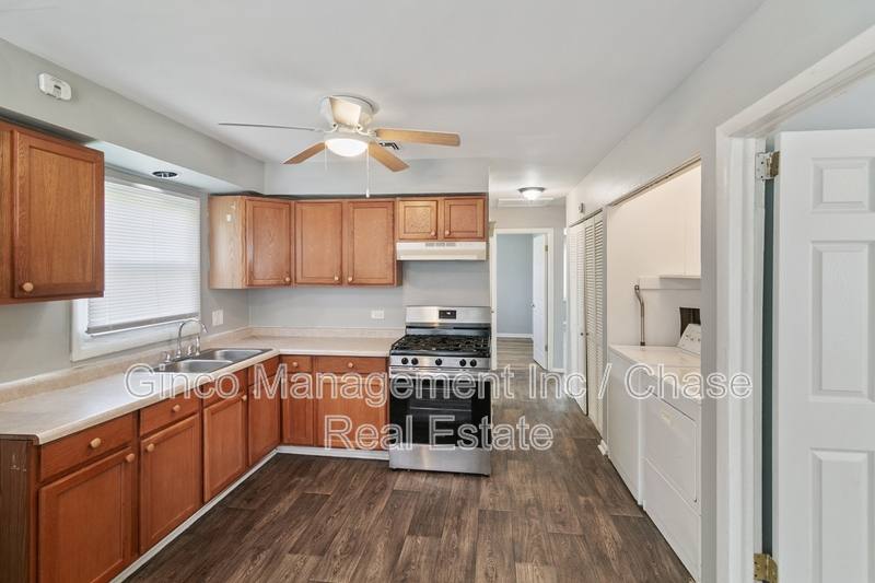 Apartment for rent at 444 W Hickory #2A, Chicago Heights, IL 60411
