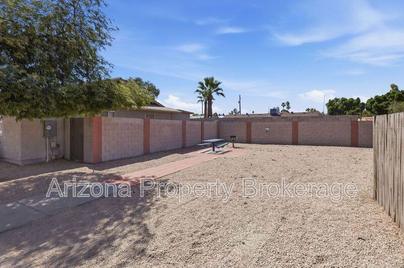 Townhouse for rent at 1625 N Date #18, Mesa, AZ 85201