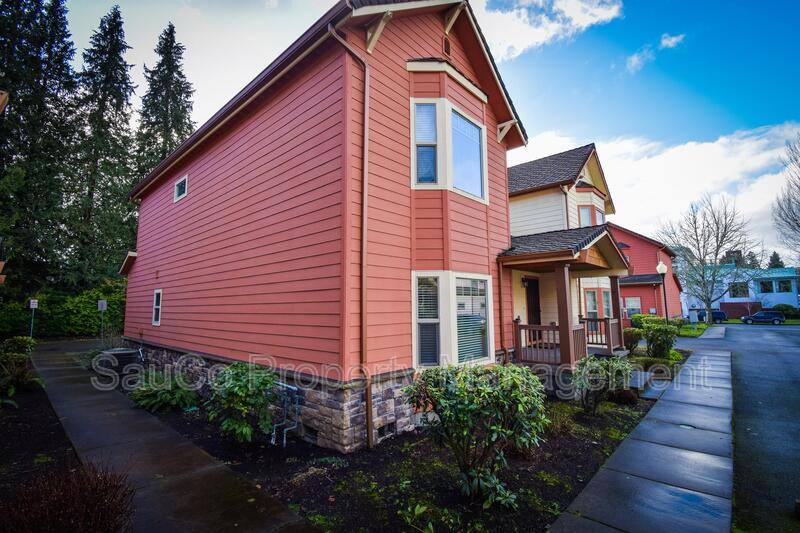 Townhouse for rent at 2025 Elm St #4-A, Forest Grove, OR 97116
