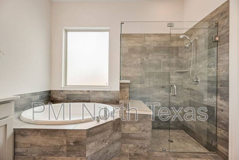 House for rent at 11093 Villa Canales Lane, Frisco, TX 75035