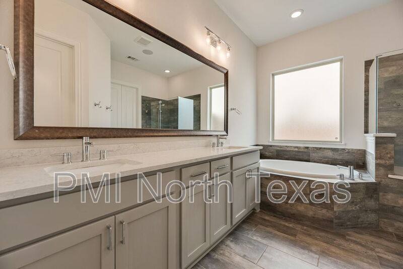 House for rent at 11093 Villa Canales Lane, Frisco, TX 75035