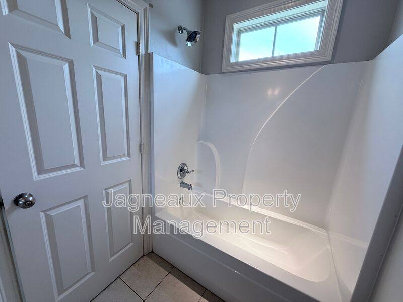 House for rent at 108 Shallowford Dr, Lafayette, LA 70508