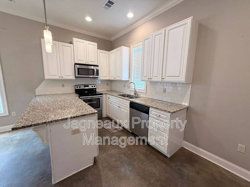 House for rent at 108 Shallowford Dr, Lafayette, LA 70508