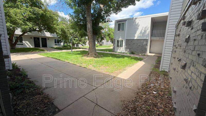 Apartment for rent at 6235 Holdrege-D5, Lincoln, NE 68507