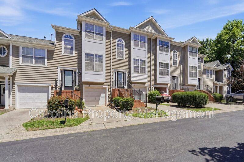 Townhouse for rent at 6621 Tor Dr, Charlotte, NC 28269
