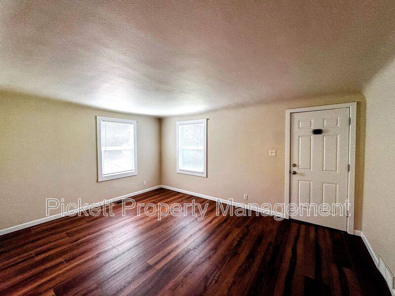 House for rent at 840 Maple Ave E, Port Orchard, WA 98366