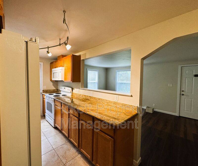House for rent at 840 Maple Ave E, Port Orchard, WA 98366