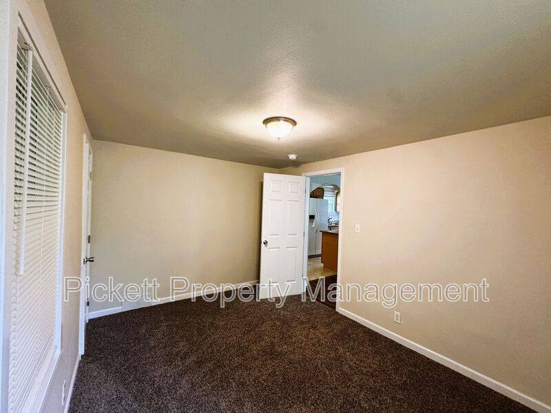 House for rent at 840 Maple Ave E, Port Orchard, WA 98366