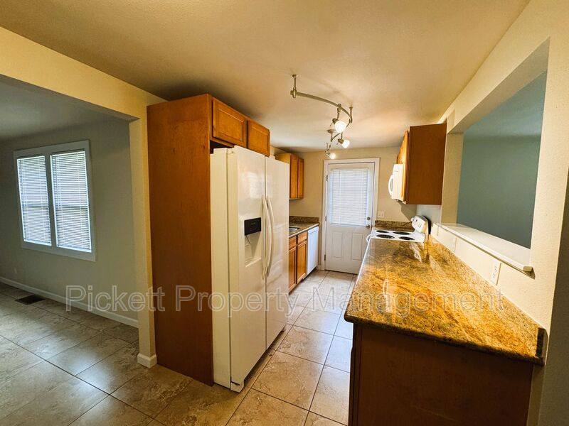 House for rent at 840 Maple Ave E, Port Orchard, WA 98366