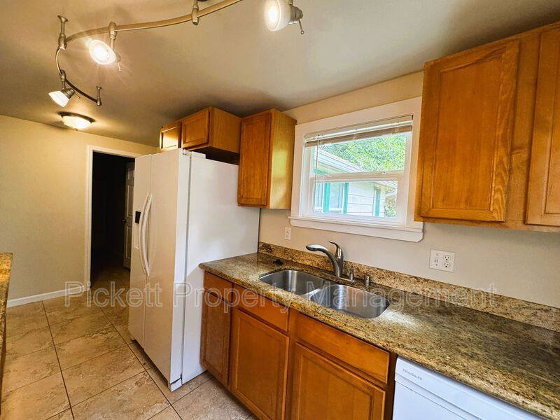 House for rent at 840 Maple Ave E, Port Orchard, WA 98366