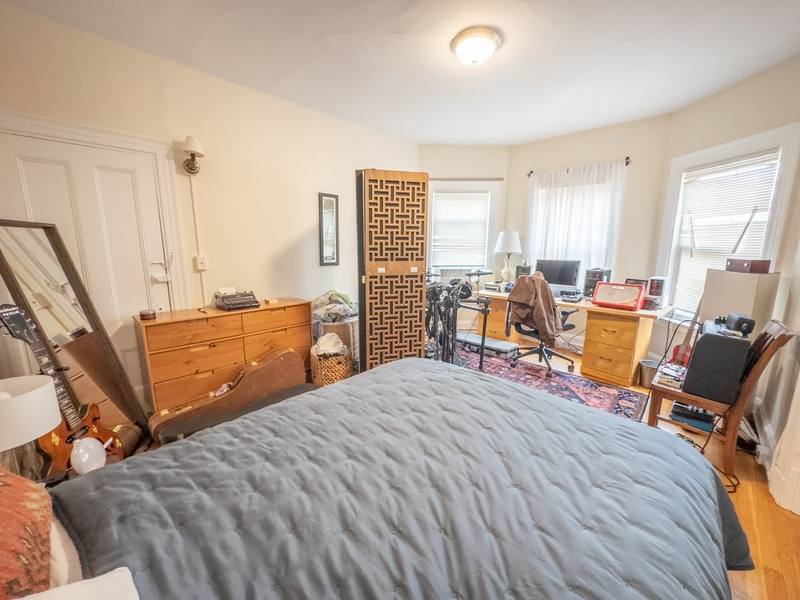 Apartment for rent at 11 Wendell St #4, Cambridge, MA 02138