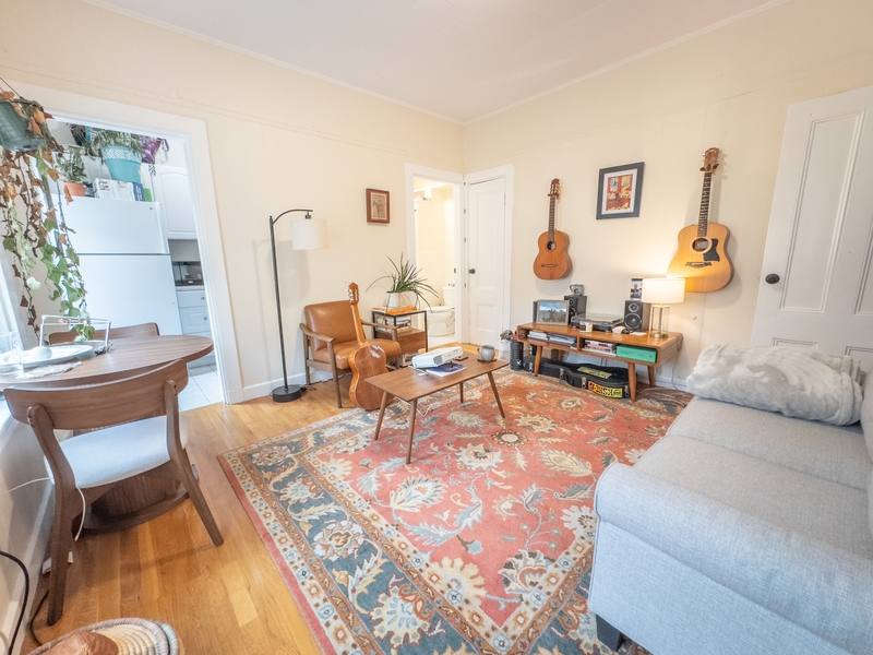 Apartment for rent at 11 Wendell St #4, Cambridge, MA 02138