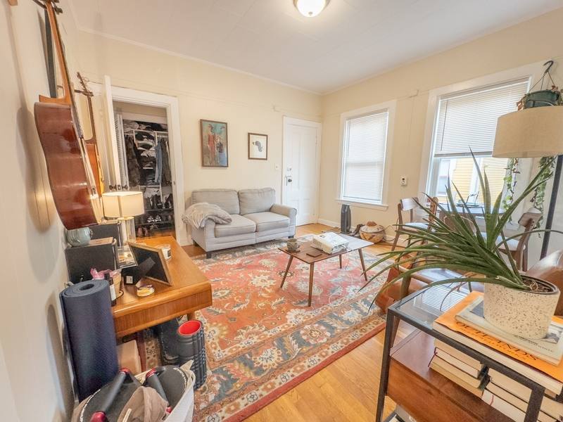 Apartment for rent at 11 Wendell St #4, Cambridge, MA 02138