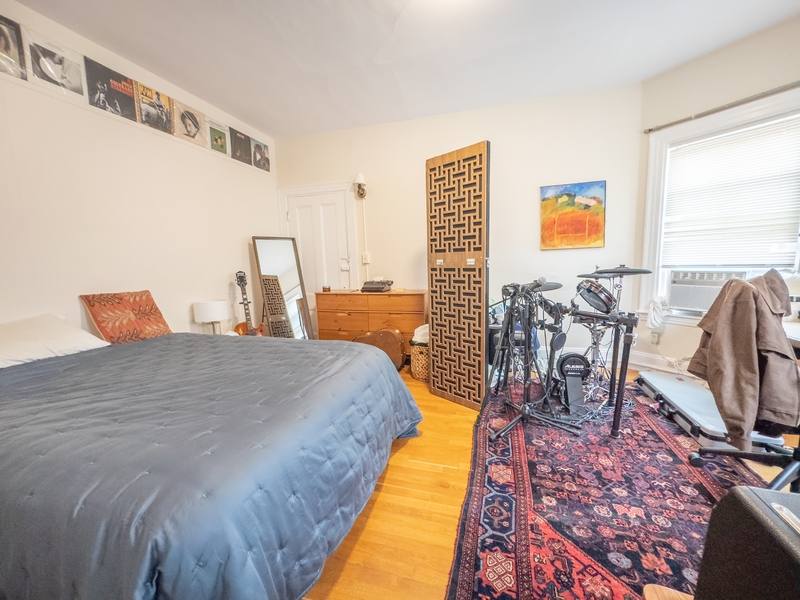 Apartment for rent at 11 Wendell St #4, Cambridge, MA 02138