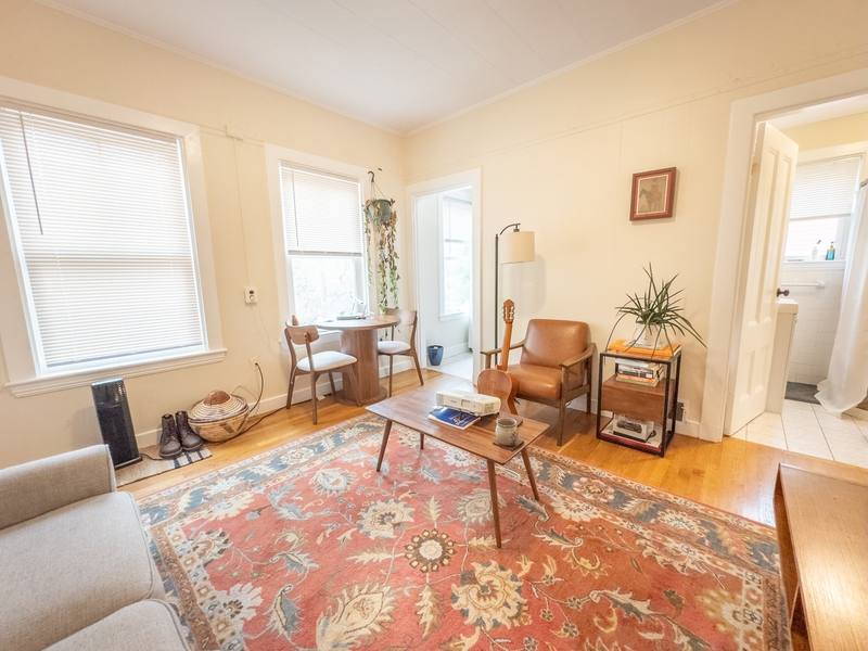 Apartment for rent at 11 Wendell St #4, Cambridge, MA 02138