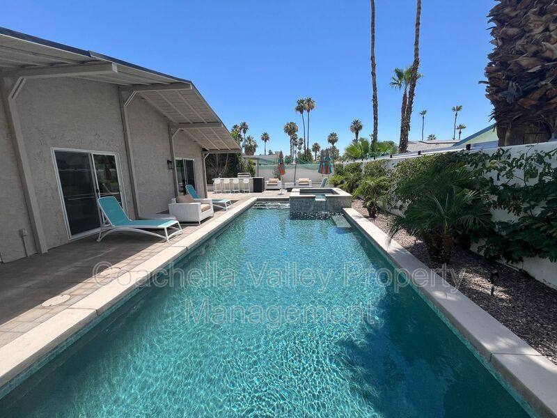House for rent at 835 Nueva Vista Dr S, Palm Springs, CA 92264