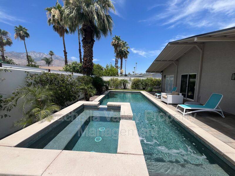 House for rent at 835 Nueva Vista Dr S, Palm Springs, CA 92264