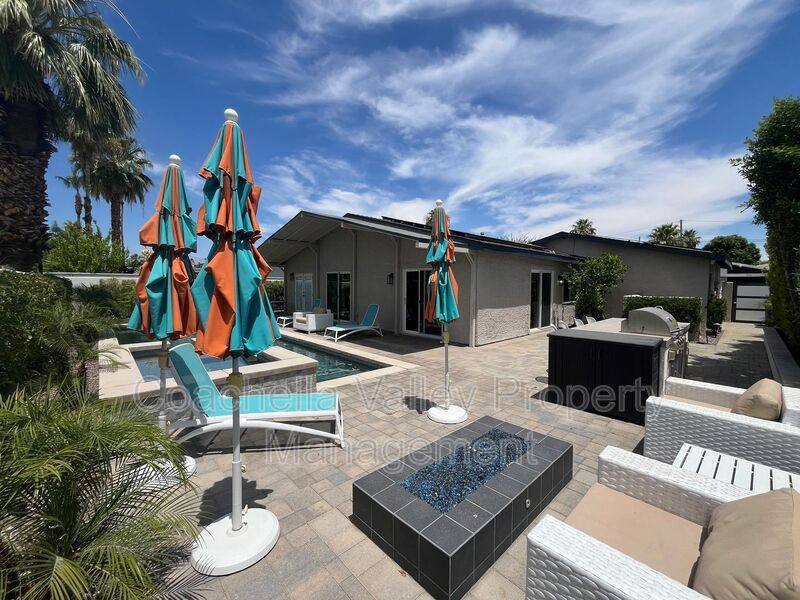 House for rent at 835 Nueva Vista Dr S, Palm Springs, CA 92264