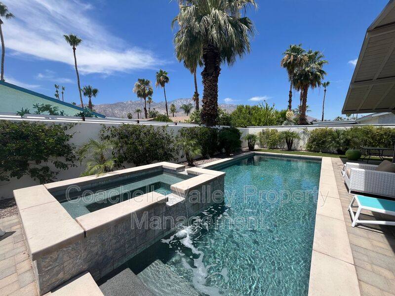 House for rent at 835 Nueva Vista Dr S, Palm Springs, CA 92264