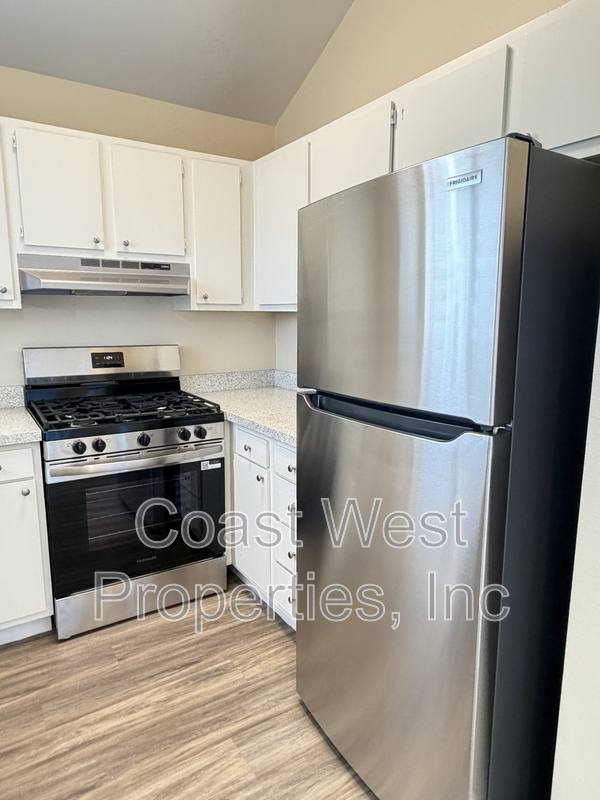 Apartment for rent at 297 Acacia Ave #A, Carlsbad, CA 92008