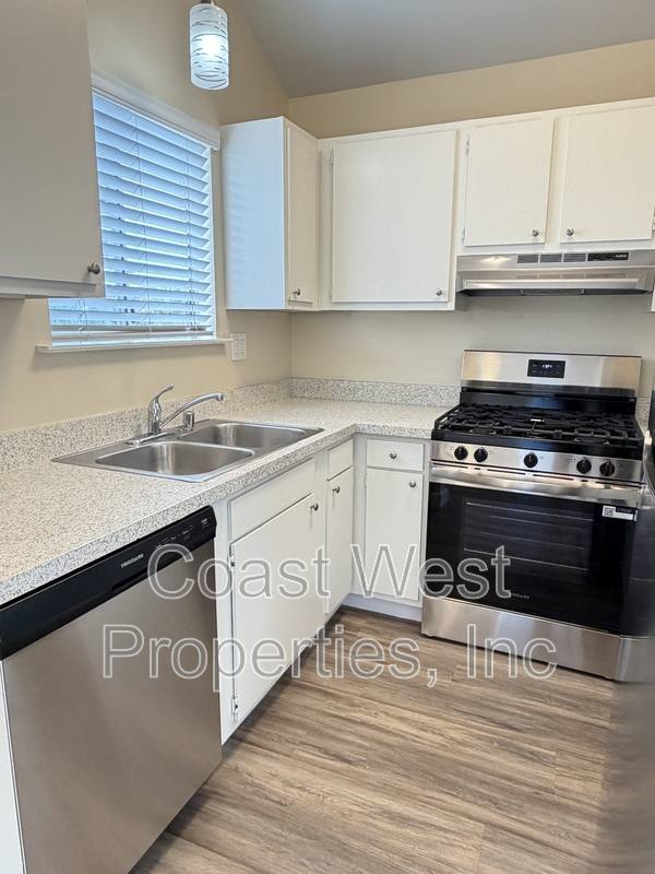 Apartment for rent at 297 Acacia Ave #A, Carlsbad, CA 92008