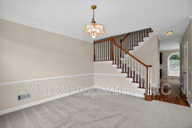 House for rent at 5594 Mountain View Pass, Woodstock, GA 30188