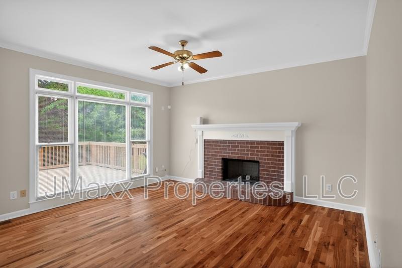 House for rent at 5594 Mountain View Pass, Woodstock, GA 30188