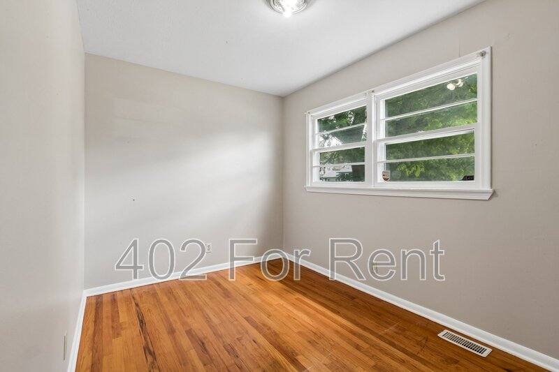 House for rent at 6006 N 68th St, Omaha, NE 68104