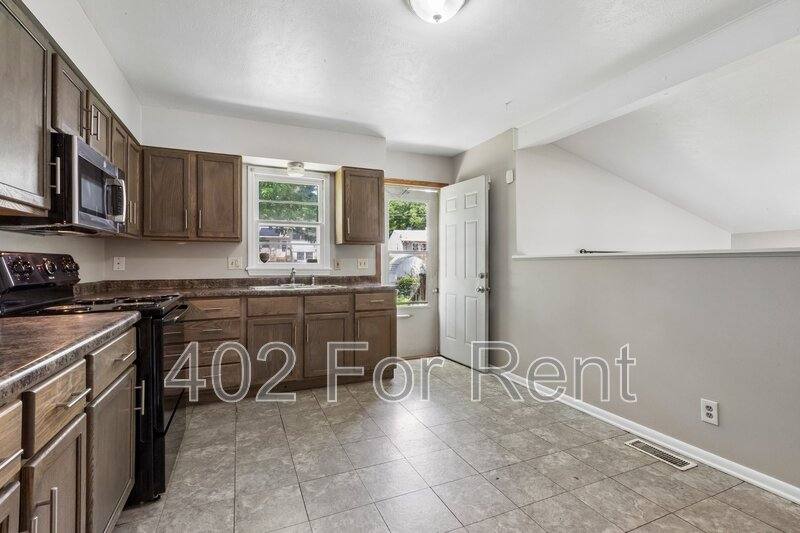 House for rent at 6006 N 68th St, Omaha, NE 68104