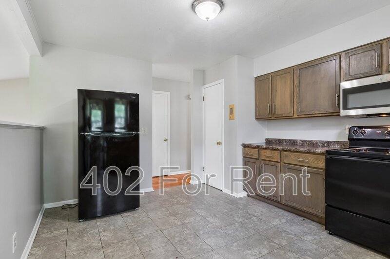 House for rent at 6006 N 68th St, Omaha, NE 68104